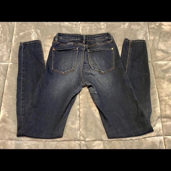 ✨2/$20✨ EightyTwo Distressed Skinny Jeans - Picture 2 of 8